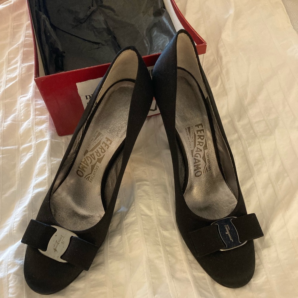 Black Satin Salvatore Ferragamo 8cm bow heels
